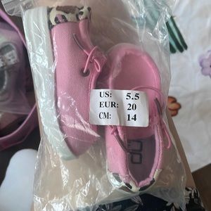 Toddler Hey Dudes never been worn